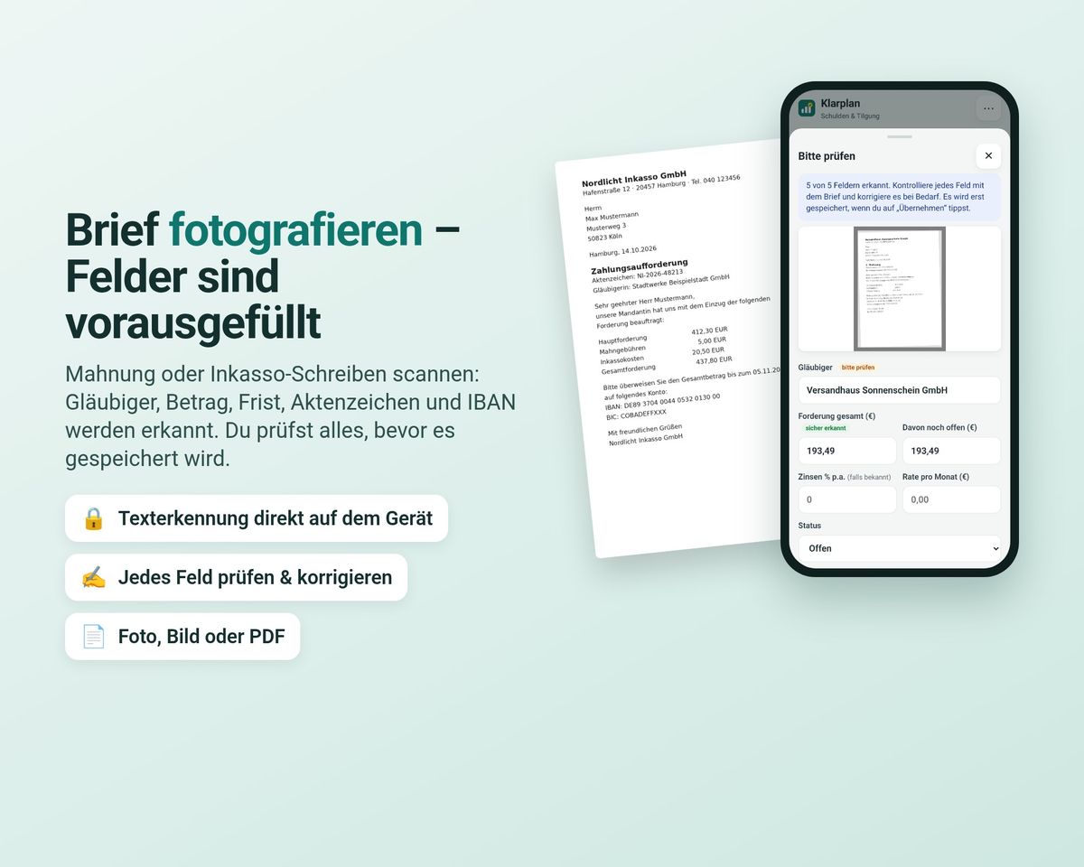 Ein Mahnschreiben neben dem Handy, auf dem Klarplan die erkannten Felder zum Prüfen anzeigt